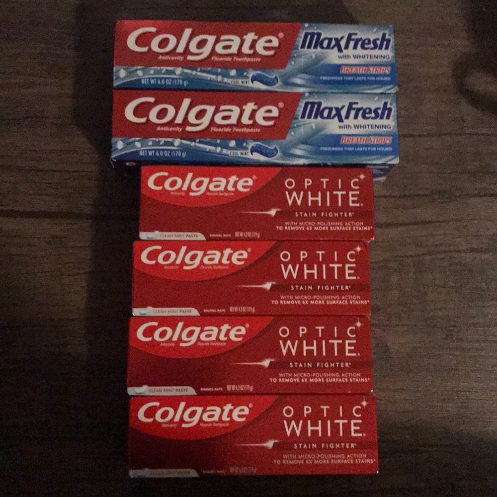 6 Colgate Toothpastes 4 Optic White & 2 Max fresh